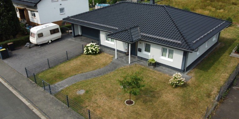 Einfamilienhaus Dietzh�lztal-Mandeln Einfamilienhaus Barrierefreies Wohnen auf einer Ebene - Modernes Einfamilienhaus mit Doppelgarage