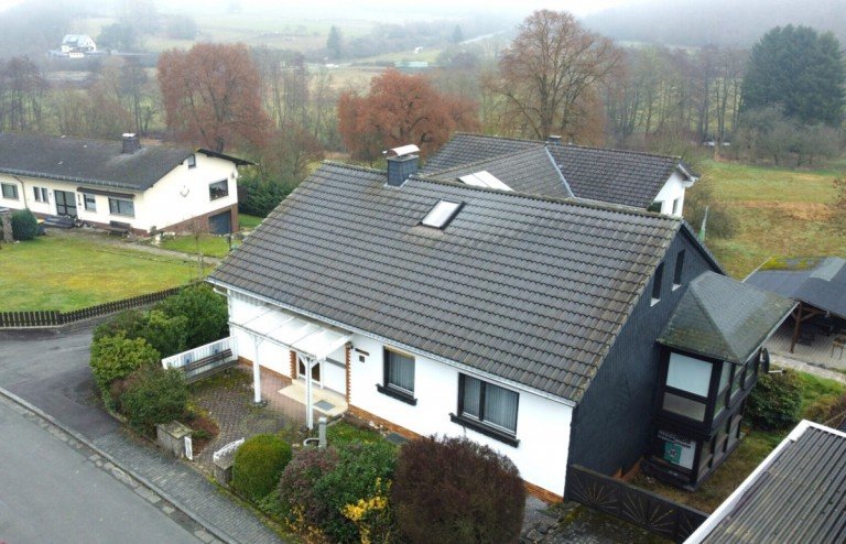 Au�enbild Dietzh�lztal / Steinbr�cken Einfamilienhaus Gro�z�giges 8-Zimmer-Haus mit Kamin, Wintergarten, Balkon und Terrasse!