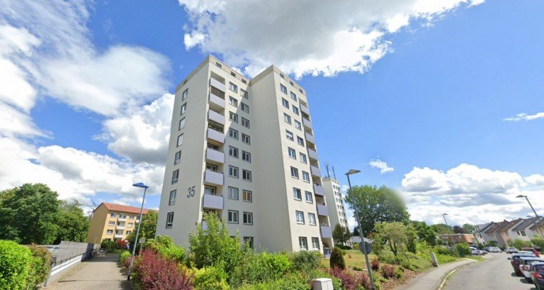 Au�enbild Langen Etagenwohnung Ger�umige 3-Zimmer-Wohnung mit Loggia und getrenntem Bad / WC