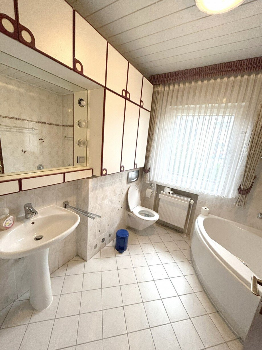 Bad (EG) Einfamilienhaus Dietzh�lztal / Steinbr�cken