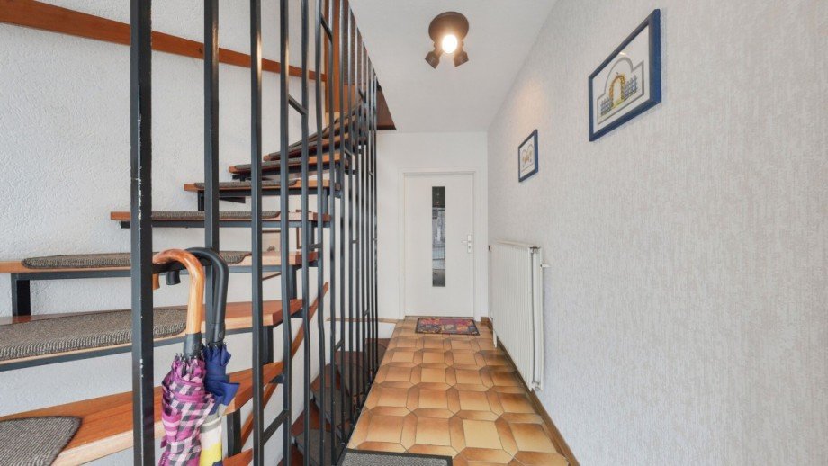 EG - Flur Zweifamilienhaus Dillenburg